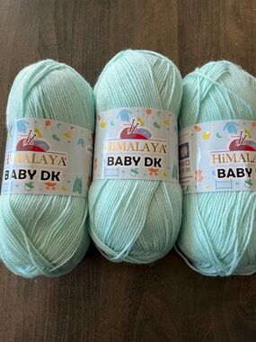 Himalaya Baby DK Yarn 
Color: Green 
3 Skeins